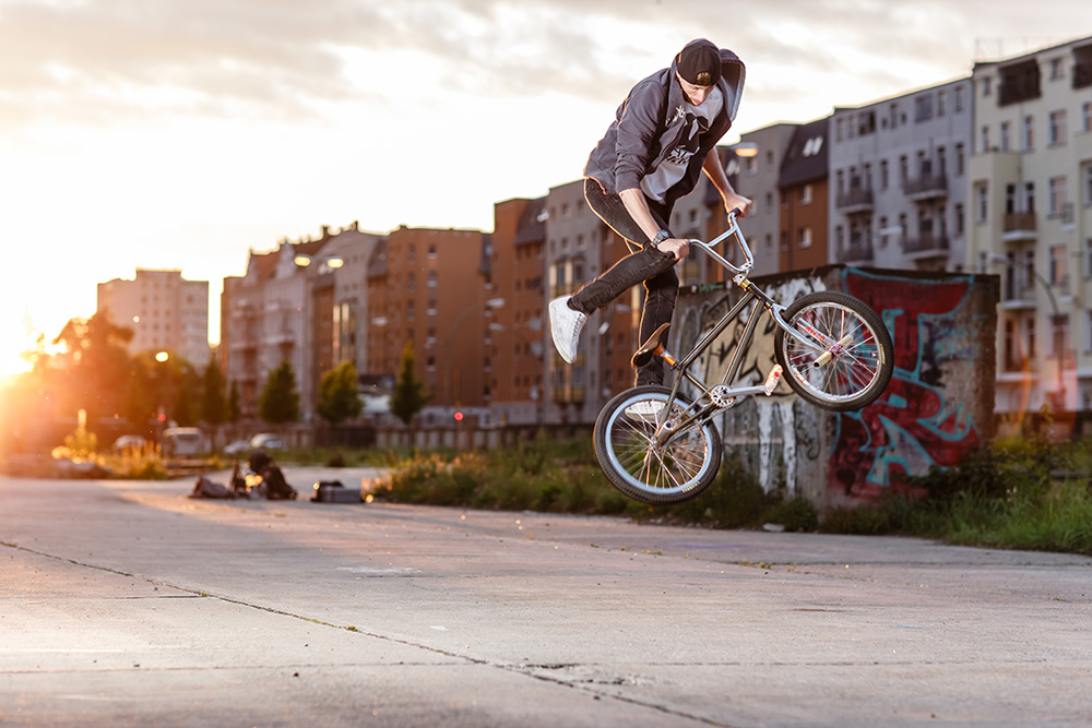 Halb Flatlander, halb Streetfahrer: Ivan Makushev aus Russland zu Besuch in Berlin