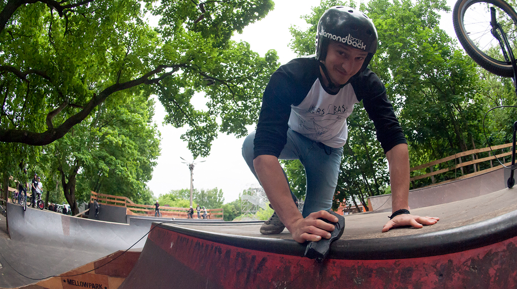 Wie verhalte ich mich richtig im Skatepark? Unsere Skateparketikette benennt die gröbsten Fehler und erklärt, wie man es besser macht.
