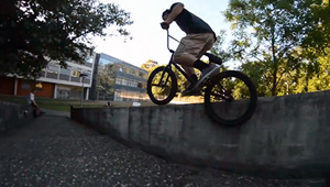 Hagen Schubert besitzt über wirklich unverschämt viel Nosemanualkontrolle. In diesem Video feuert er ein Technikfeuerwerk für Gangbang Bikes ab. BÄM!