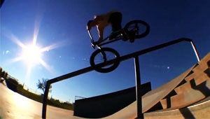 Zwei der technischsten Fahrer dieser Zeit zerlegen einen Park in North Carolina auf höchstem Niveau.