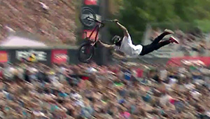 Kevin Peraza ist mit diesen beiden unglaublichen Halbfinalläufen in das Pro Park Finale auf dem FISE 2014 in Montpellier eingezogen.