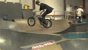 Monster sucht neue Athleten aus allen Sportarten für ihr amerikanisches Team und macht die Suche mit dieser Videoserie publik. Heute mit: Chandler Golden.