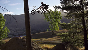 Mike "Hucker" Clark, Drew Bezanson und Anthony Napolitan haben Spaß in Neuseeland und Mexiko. Hier ist die zweite Folge der Webserie 