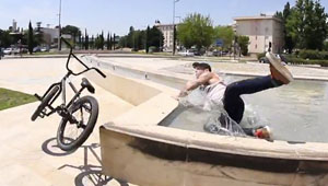 Bruno Faucon und Jean Gallgani haben sich ein Herz gefasst und ebenfalls eine Einsendung gefilmt um die Sosh Urban Motion Wildcard zu gewinnen.