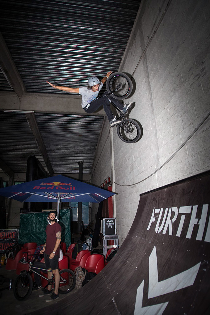 Wolfgang Wildner staunt über die Condor-Fähigkeiten von Benjamin Petsch