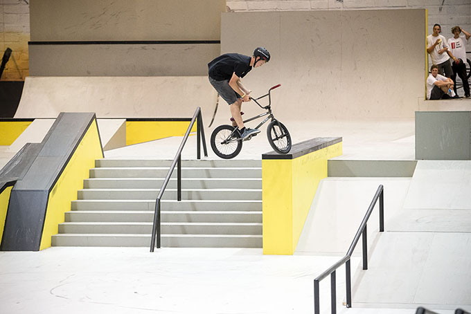 Der Qualifikationscontest fand unter Ausschuss der Öffentlichkeit statt, die Ironfield-Crew verwandelte die Eissporthalle während der Runs von Eddie Baum trotzdem jedes Mal in einen kleinen Hexenkessel