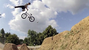 Hier ist die audio-visuelle Zusammenfassung des Aichwald Trails Jam 2014 vor den Toren von Stuttgart. Sieht nach einer guten Zeit aus!