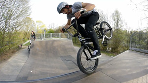 Benjamin Petsch wird von seinen Freunden auch der Mark Webb von Ingolstadt genannt. Hier ist sein Welcome-Edit für AllRide BMX Distribution und Vocal BMX.