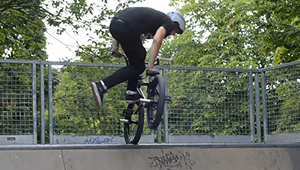 Benjamin Petsch hat sich für dieses Video einen Nachmittag lang in seiner Localminirape in Ingolstadt filmen lassen. Hier ist seine Clipausbeute.