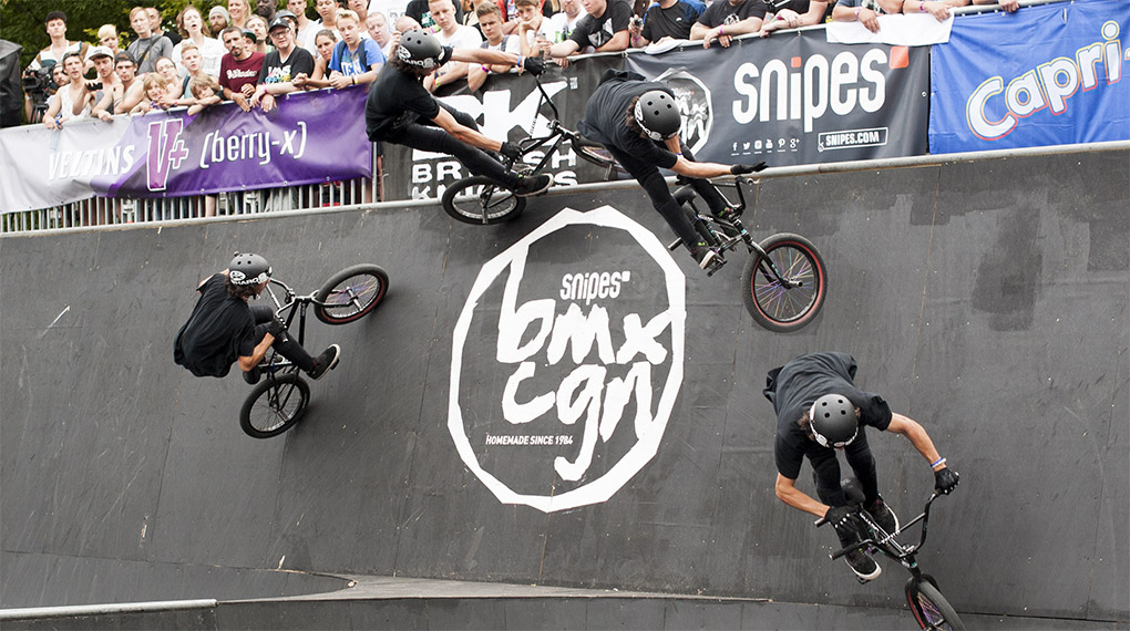 Hier ist unser Highlightsvideo von BMX Cologne 2014 mit den besten Tricks eines in vielerlei Hinsicht heißen Sommerwochenendes im Kölner Jugendpark.