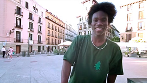 Zehn Balanceübungen in der spanischen Sonne: Hier sind eiige Aufnahmen, die Philip Kölsch von Courage Adams an einem Streetspot in Madrid angefertigt hat.