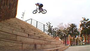 Dan Laceys Part auf der Homegrown-DVD von Dub ist der Boss. Hier sind vier Minuten Banger über Banger der massivsten Sorte, inklusive der Mutter aller 360s.