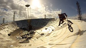 Tolle Spots, fette Tricks und der erste Clip gehört in die Kategorie "Warum". Hier ist ein Video, das Daniel Martos für Flybikes auf Teneriffa gefilmt hat.