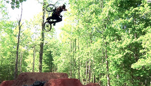 Dinge, die nie langweilig werden: 360-Variationen von Chris Doyle. Hier sind einige besonders schöne Exemplare von einer Session an der GMG Trails.