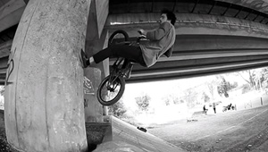 Killian Limousin und Romain Fel haben mit diesem Knalleredit die Wildcard für den Sosh Urban Motion Videocontest 2014 gewonnen.