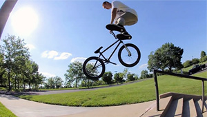 Promovideo für den "SL1"-Pivotalsattel von Merritt mit Pete Sawyer, Brandon Begin, Chris Childs, Charlie Crumlish, Brad Simms, Brian Foster und vielen mehr.