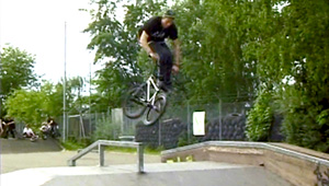 Der Osterjam 2014 im NCO Skatepark zu Karslruhe war ein wahres Festival des Grindgenuss. In diesem Video gibt