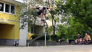 Der schottische Flowfahrer Storm Hughes hat seinen Welcome-Edit für The Set rund um die Spree gefilmt. Hier ist die Clipausbeute von seinem Besuch in Berlin.