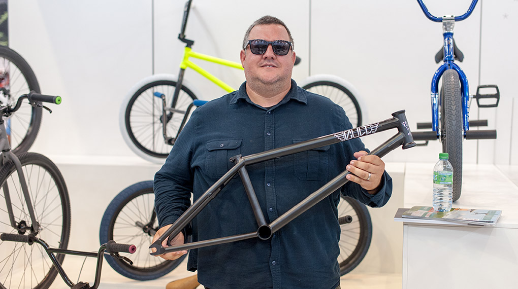 Hier ist unser Fotogallery mit neusten BMX-Teilen von wethepeople, éclat, Cult, Stereo Bikes, KHEbikes und BSD auf der Eurobike 2014 in Friedrichshafen.