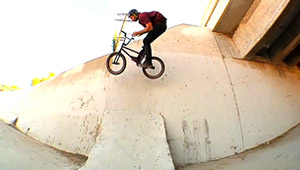 Dave Dillewaard stellt in diesem Promovideo für seine DSYL-Signatureline von GT Bicycles einmal mehr seine große Vielseitigkeit unter Beweis.