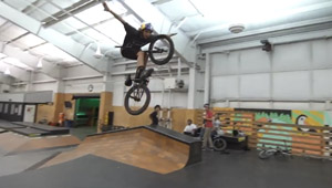 Dennis Enarson, Tyler Fernengel und Mike Gray haben sich zusammengetan, um Woodward West zu zerstören. Dabei ist dieses abwechslungsreiche Video entstanden.