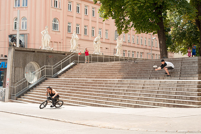 Dillon Lloyd in Wien auf dem Weg ins Frühstückrestaurant