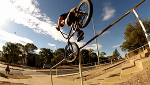 Bei Division laufen die Videoschnittprogramme heiß, denn Ende September soll ihre neue DVD erscheinen. Den Trailer und genauere Informationen gibt es hier.