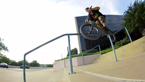 Jake Seeley hat sich als kreativer Streetfahrer einen Namen gemacht. In diesem Welcome-Edit für Lotek bringt er in Austin mal wieder seine Pegs zum Glühen.