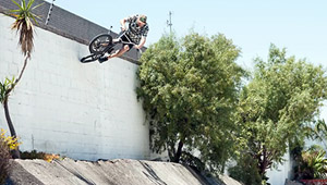 Will Evans hat die besten Clips und unveröffentlichten Aufnahmen, die er von Kevin Kalkoff für "Make It Happen" gefilmt hat, zu diesem flotten Edit geremixt.