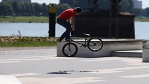 Christian Lutz und Bastian Schweizer haben für KHE Bikes den Kölner Streetplaza besucht und dort mit Woozy dieses Video gefilmt. Schaut es euch an.