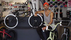 Flo Sailer vom kunstform?! BMX Shop und Mailorder aus Stuttgart stellt in diesem Video die komplette 2015 Komplettradlinie von Verde Bikes vor.