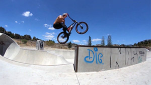 Saarland asozial? Von wegen! Manuel Recktenwald hat aus seinem Malaga-Urlaub dieses Video für Fitbikeco./AllRide BMX Distribution mitgebracht. Nett, oder?!