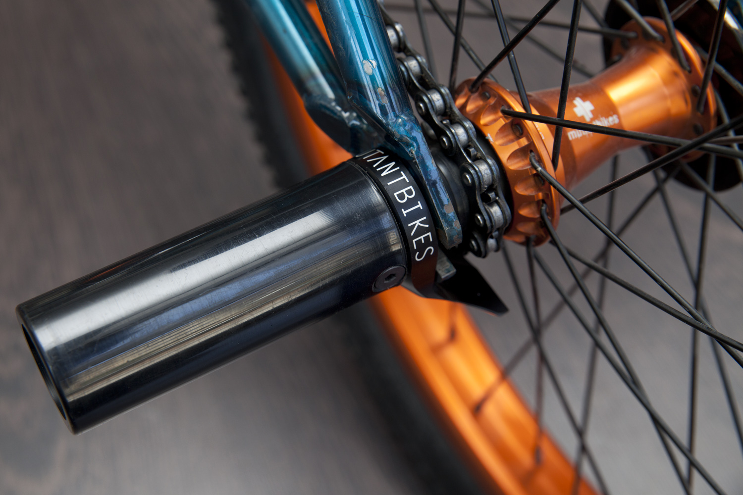 Verbogene Ausfallenden adé? Laut der Entwicklungsabteilung von Mutant Bikes schon. So sieht der Peguard eingebaut aus.