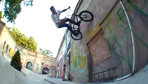 Raphael Jeroma-Williams, Jerard Vandervalk und Daniel Brady haben auf ihrer Weltreise einen einmonatigen Zwischenstopp in Berlin eingelegt.