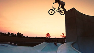 Robin Kachfi hat mal wieder fleißig Clips gesammelt und in gewohnter Manier zu einem höchst dramatischen Video zusammengeschnitten. Hier geht