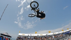 Wenn ihr schon immer wissen wolltet, was in Tom Dugans Kopf vor sich geht während er Meter hohe Airs knallt solltet ihr euch dieses Video zu Gemüte führen.