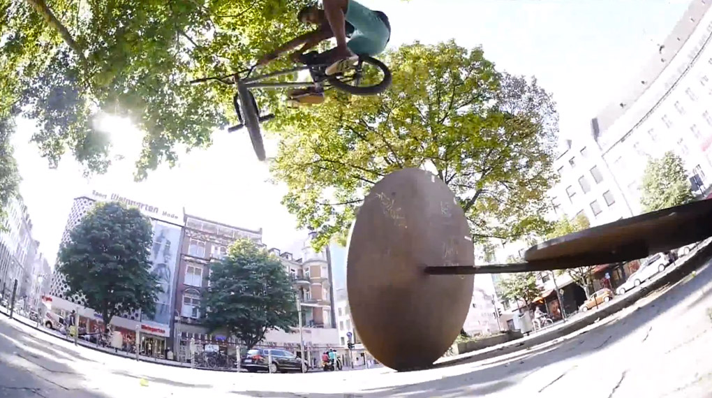 Bastian Schweizer war einen sonnigen Nachmittag lang auf den Straßen von Köln unterwegs, um ein paar Clips für KHEbikes zu filmen. Hier ist das Ergebnis.