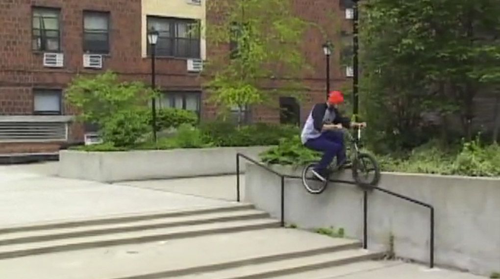 GRINDGENUSS! Die Sections von Ryan Howard und Brandon Galosi aus der "No Days Off"-DVD von Act Like You Know kann man sich jetzt auch online angucken.