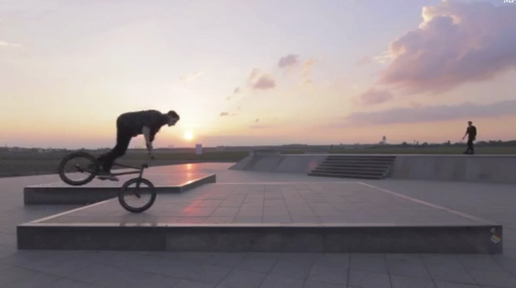 Christian Wendt ist der Nosemanualspezialist der Cama Crew. Für seinen ersten Solo-Edit ist er dementsprechend auch auf dem Vorderrad durch Berlin gerollt.