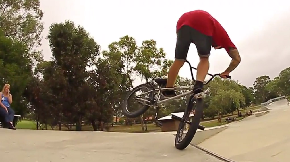 Luke Parker, Mick Bayzand, Tom Stretton, Chris Courtenay, Ricky Catanzariti und Cooper Brownlee haben sich für Colony die Betonparks von Adelaide angeguckt.