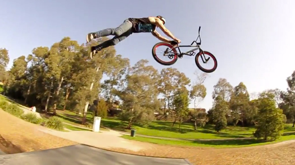 Dean Anderson sagt von sich selbst, dass er am liebsten Spots fährt, an denen er ordentlich einen raushauen kann. In diesem Video für Colony macht er ernst.