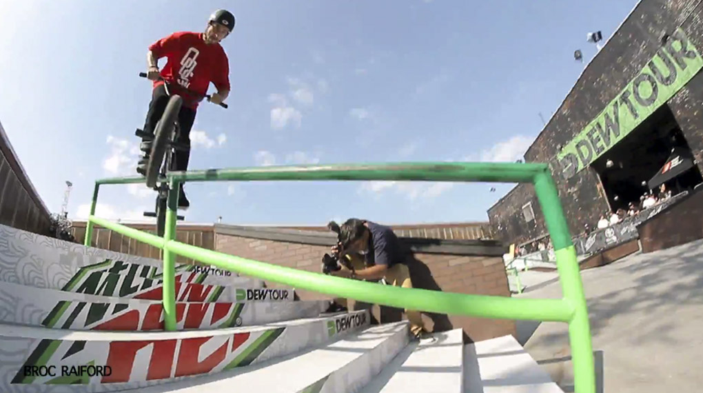 Ty Morrow, Bruno Hoffman, Dakota Roche, Garrett Reynolds, Chad Kerley, Dan Lacey, Dennis Enarson, Mike Gray und Broc Raiford bei der Arbeit auf der Dew Tour.