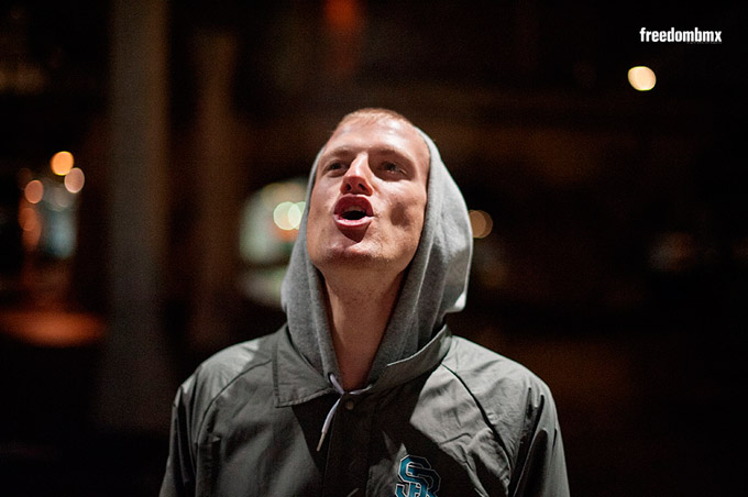 Einen ähnlichen Gesichtsausdruck hatte Mo auch drauf, als er seinen Clip von Daniels Enderline checkte.