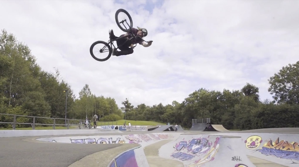 Rasantes Radfahren trifft auf erstklassige Kameraarbeit: Will Evans hat für Bell Helmets den Welcome-Edit von Greg Illingworth produziert. Großartig!