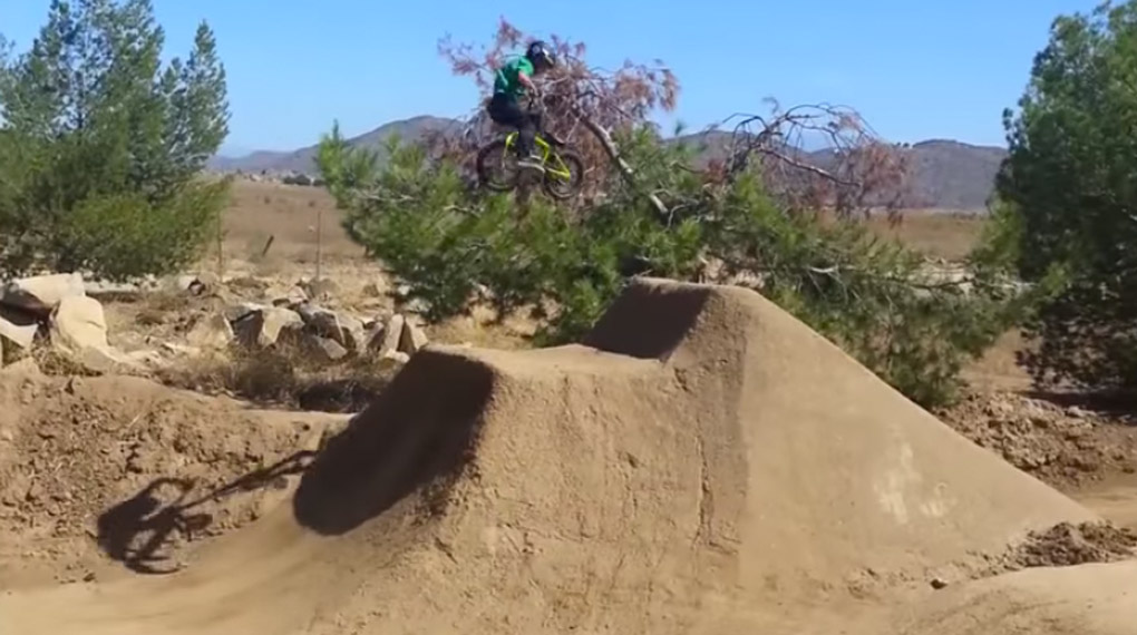 Kaden Stone war zu Besuch an den FOD Trails – und siehe da: Auch auf Dirt macht der 10jährige Nachwuchsripper eine richtig gute Figur.