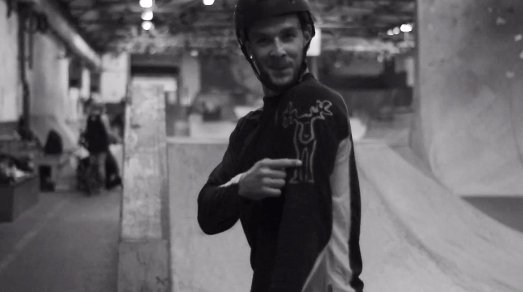 Was kann Mario Kaluski am besten? Richtig, Walhalla zersägen. Und genau das tut er auch in seinem ersten Video für seinen Klamottensponsor Elkline.