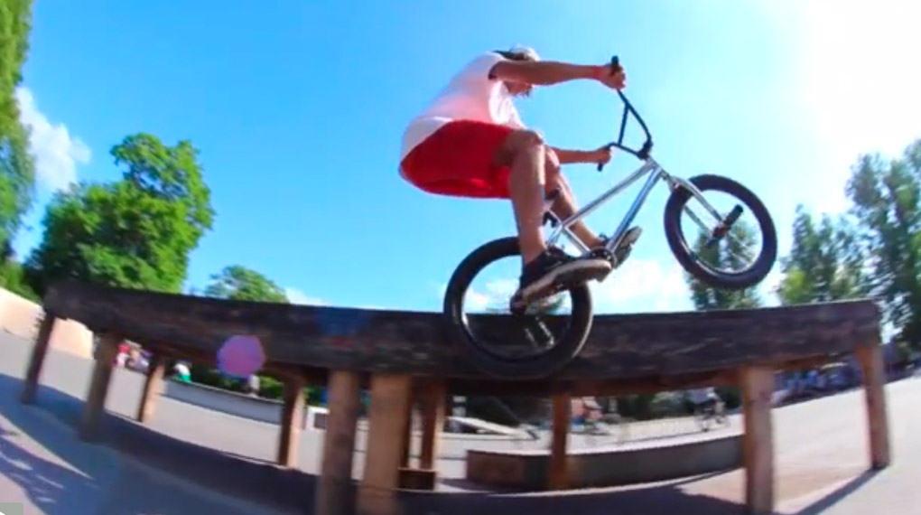 Die STND Crew hat den Highway to Hill 2014 im Berliner Mellowpark besucht und sich dort in aller Ruhe den Plaza vorgeknöpft. Hier gibt es das Video dazu.