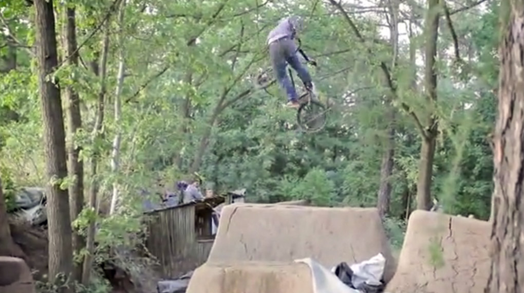 Die DRK Crew hat im Sommer 2014 einige der besten ostdeutschen Trailsspots besucht. An den Sturmbahntrails in Plauen fand die Tour einen würdigen Abschluss.