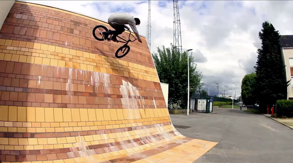 Timur Karadschajew war fünf Tage lang Paris, um dort fantastische Betonbowls und Streetspots zu fahren. Hier ist das gelungene Video von seinem Aufenthalt.