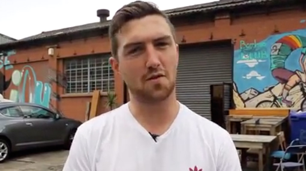 Fathead hat sich vom Bamboo Bicycle Club einen BMX-Rahmen aus Bambus anfertigen lassen. Ganz genau – das Zeug, das im Wald wächst und Pandas fressen.